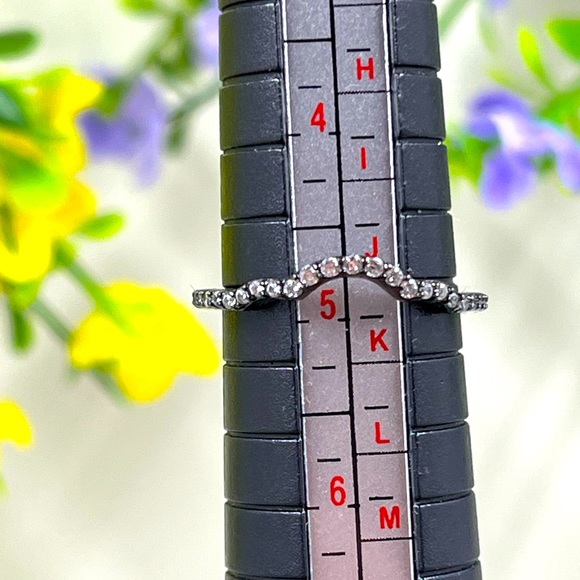 Jewelry - 925 Black Crystal Minimalist Crystal Wave Ring